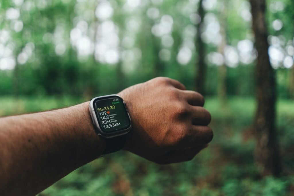 Acessórios para correr na rua: Relógio GPS e tecnologia no esporte.