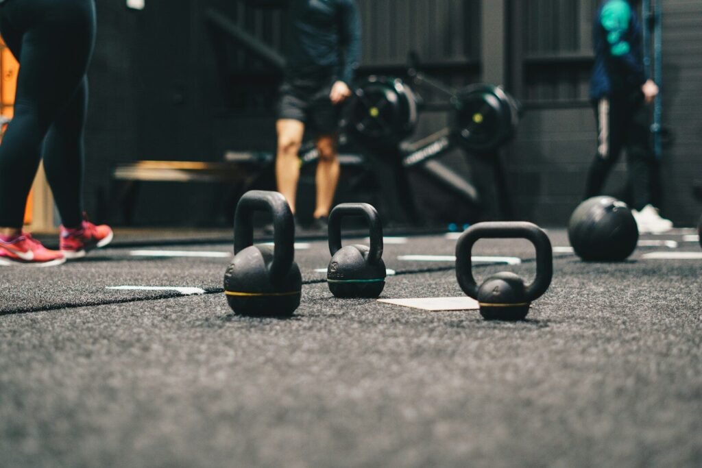 Estabilidade de core e equilíbrio no treino com kettlebell funcional