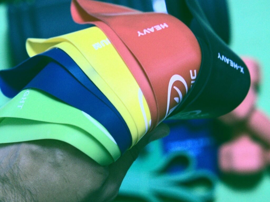 Kit de mini bands coloridas para exercícios de resistência e fortalecimento.